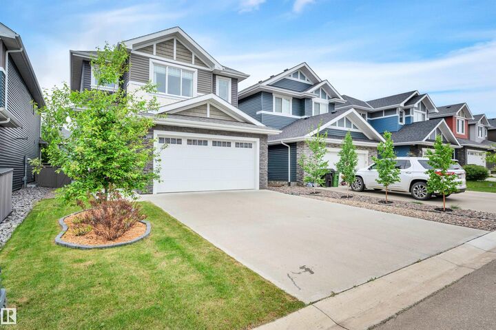 Photo de la propriété:  3898 Robins Crescent NW  AB T5S 0M9 