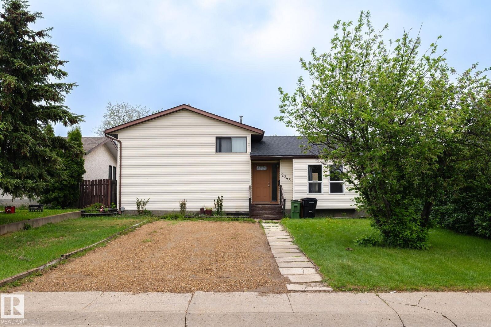 Property Photo: 2045 46st NW AB T6L 2T6