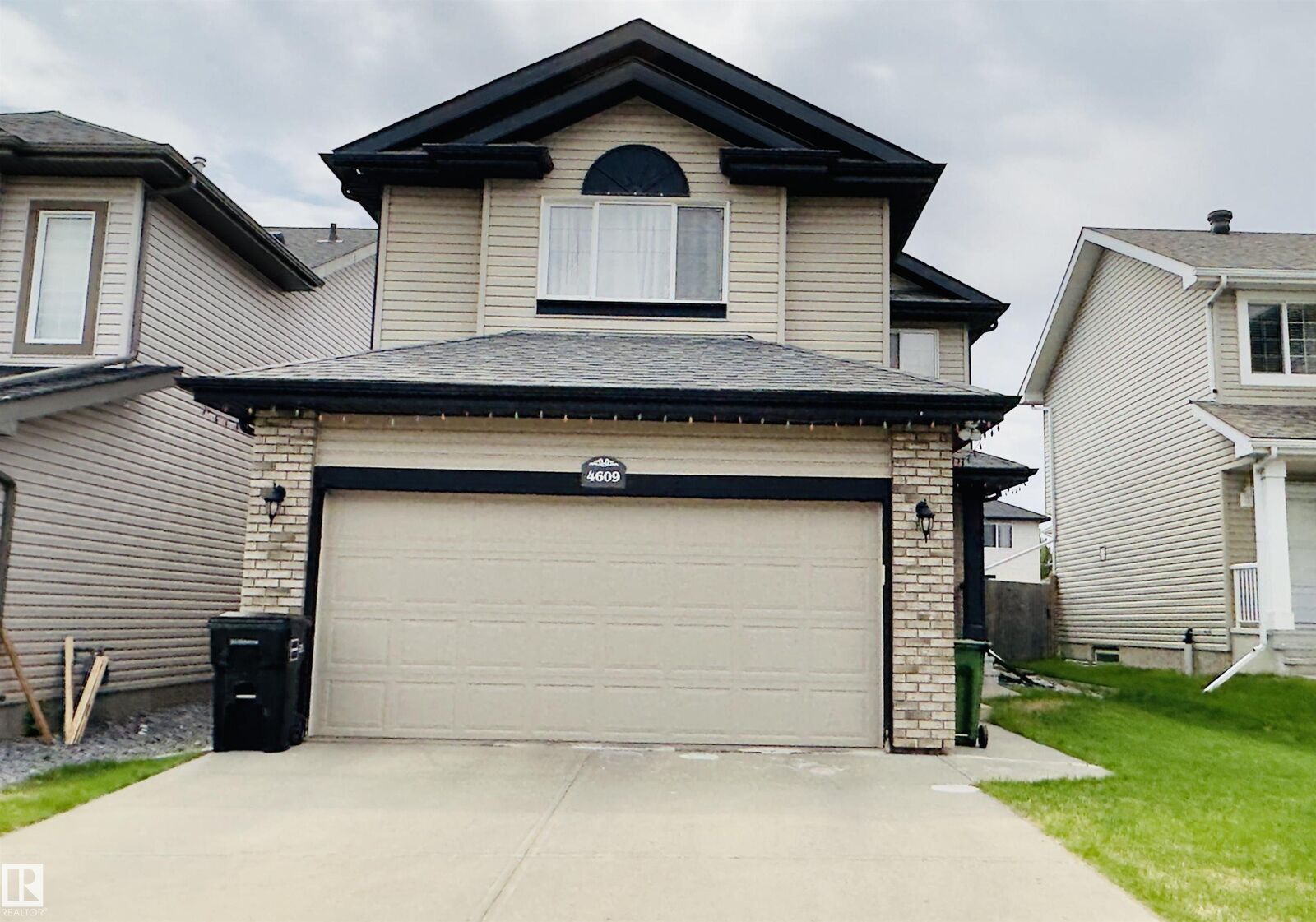 Property Photo:  4609 163A Avenue NW  AB T5Y 3H7 