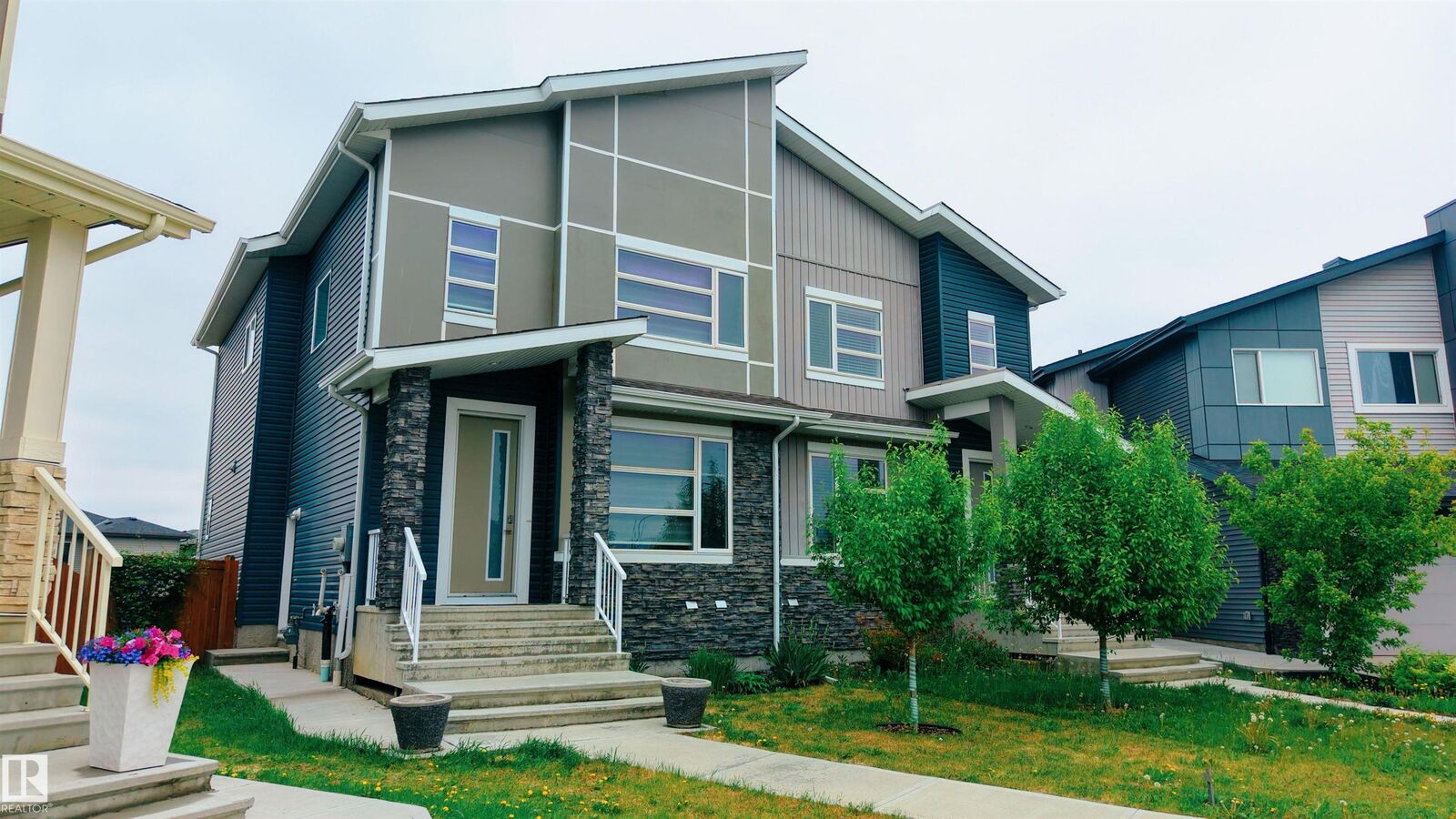Property Photo:  9338 Pear Link SW  AB T6X 2V9 