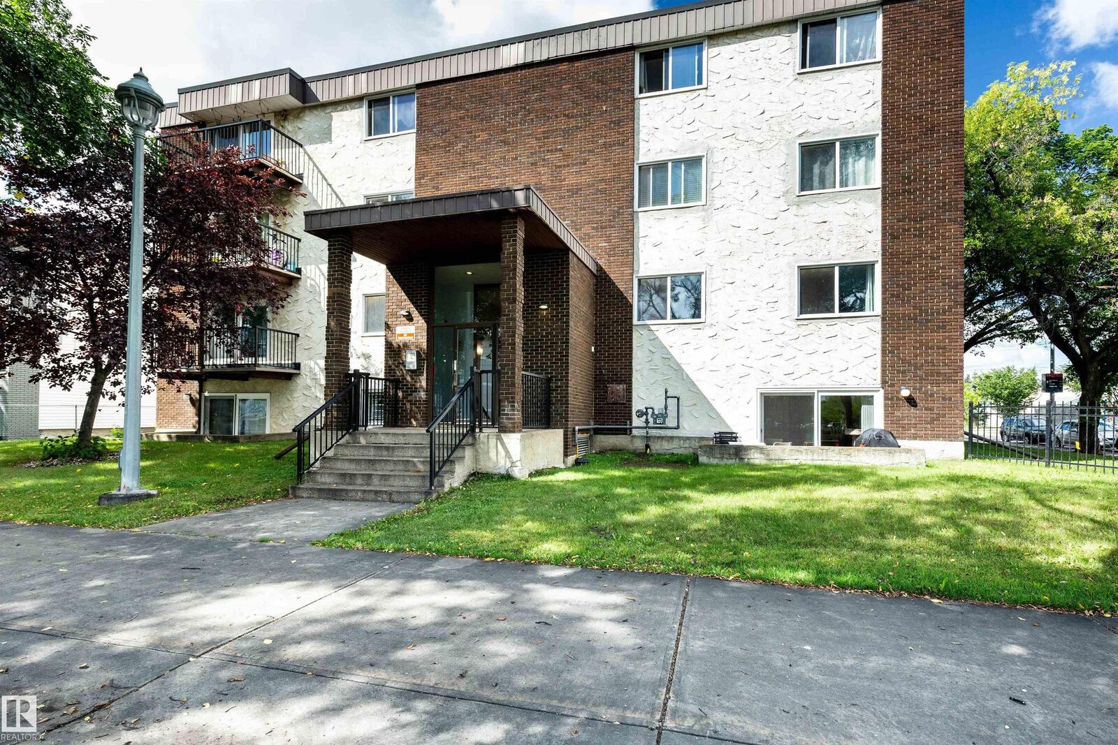 Property Photo: 10740 105 Street NW 202 AB T5H 2X2