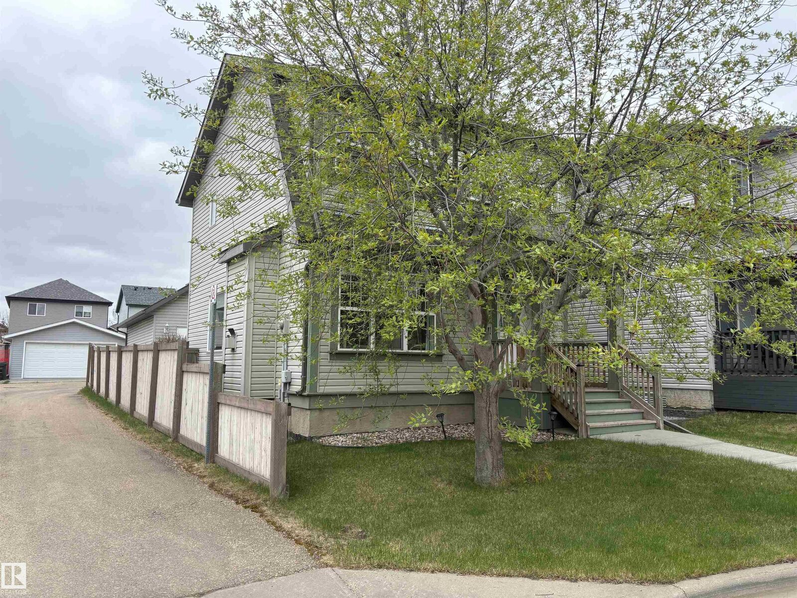 Property Photo:  67 Summerfield Point(E)  AB T8H 2P6 