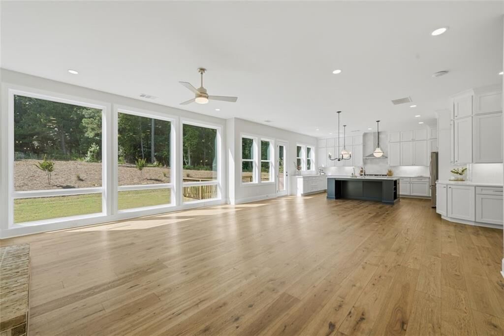 Property Photo: 401 Oakleigh Avenue GA 30188