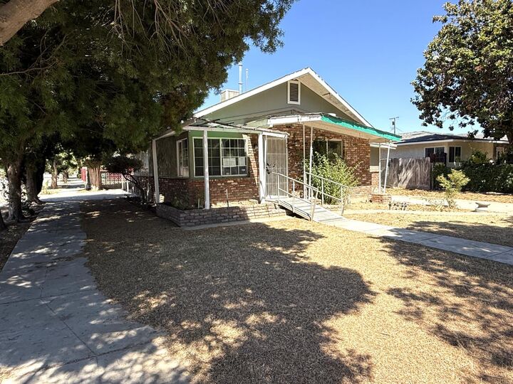 Property Photo:  901 S C Street  CA 93638 