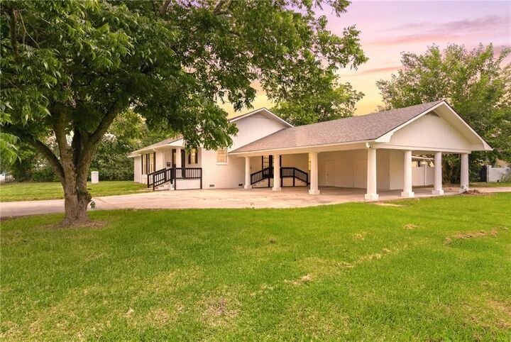 Property Photo:  201 South 9th Street  LA 70535 