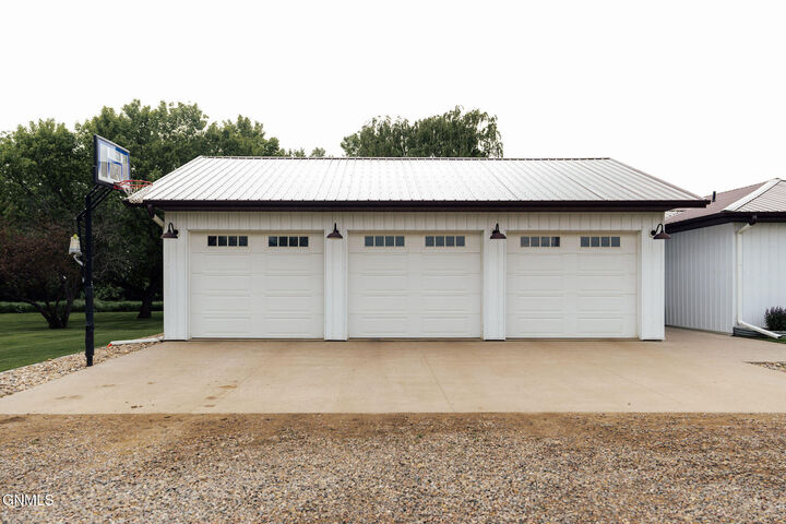 Property Photo:  5344 1st Street SE  ND 58486 