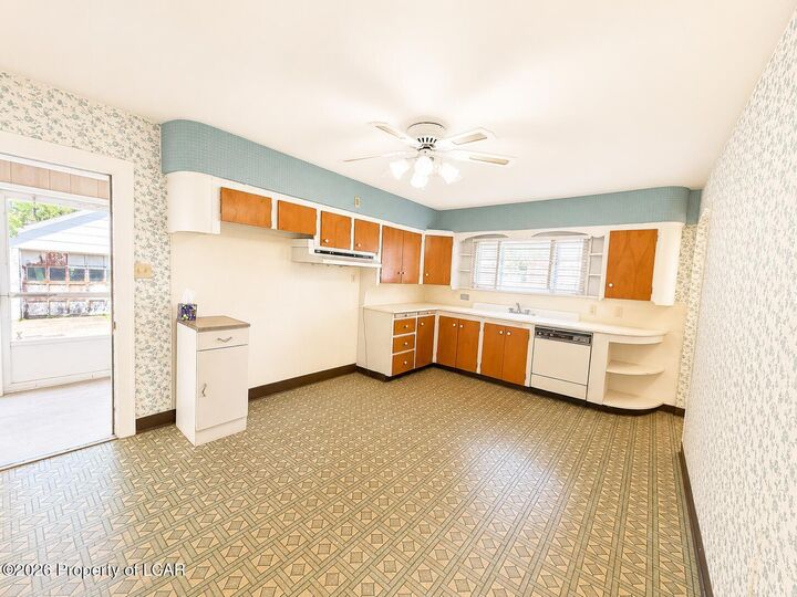 Property Photo:  1938 Scarboro Street  PA 18643 