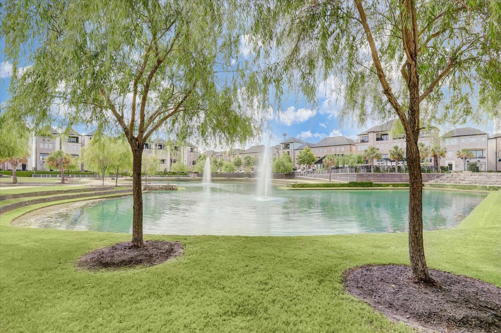 Property Photo:  6140 Cottage Grove Lake Drive  TX 77007 