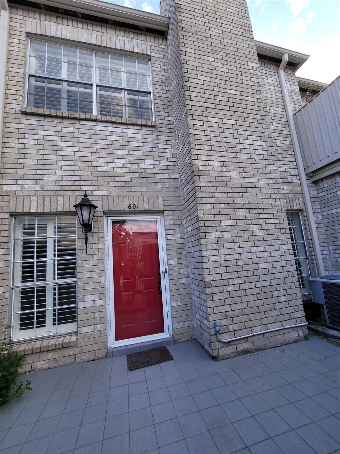 Property Photo: 3800 Tanglewilde Street 601 TX 77063