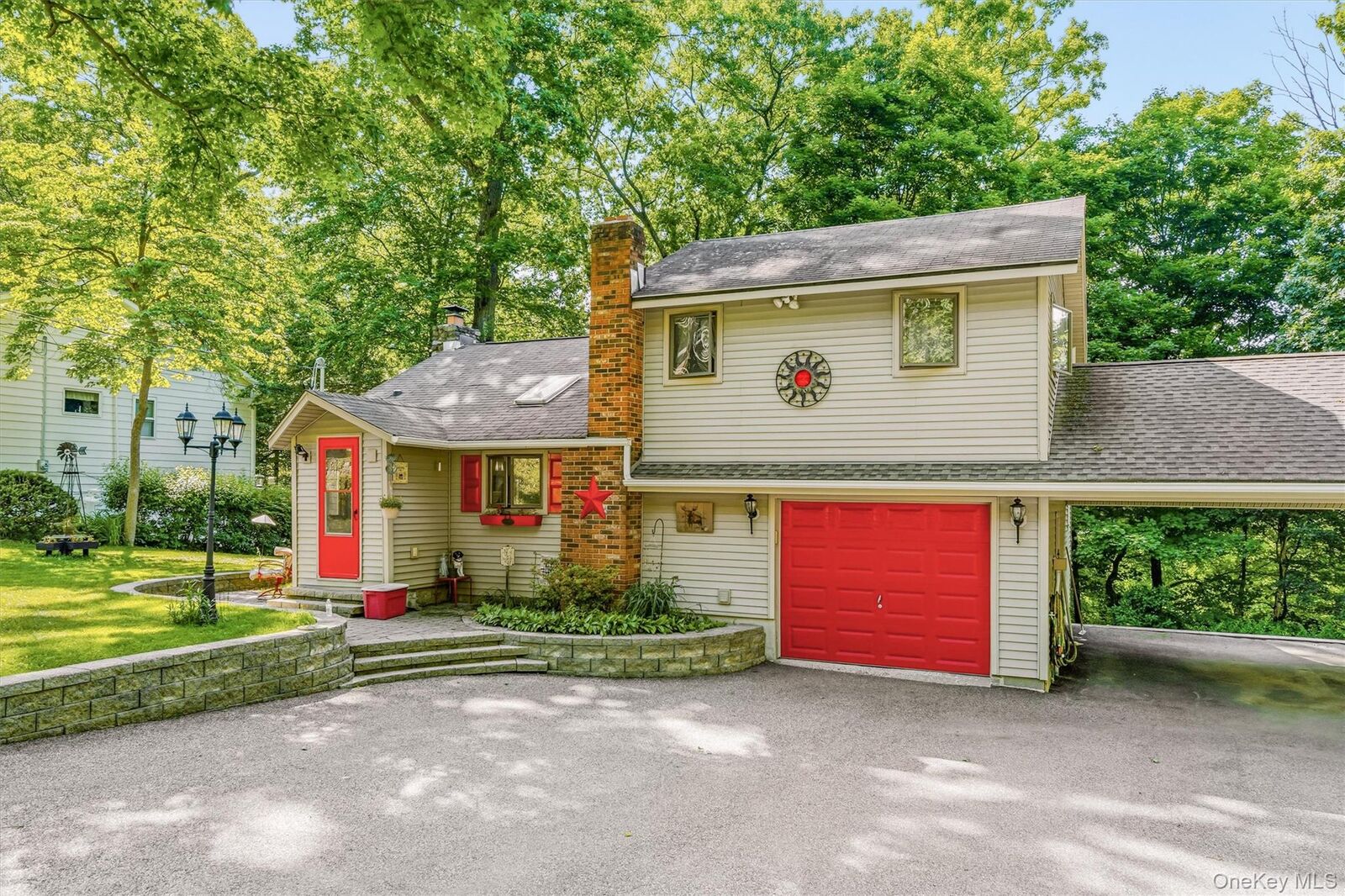 Property Photo:  5 Echo Trail  NY 10950 