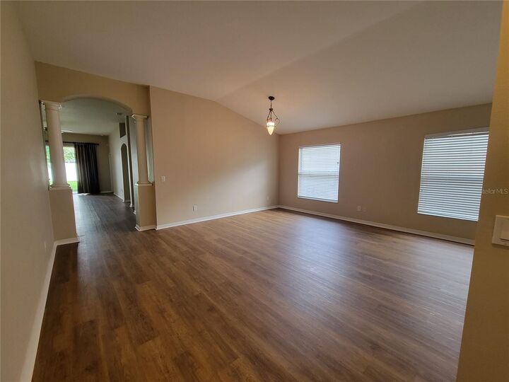 Property Photo:  1125 Lumsden Pointe Boulevard  FL 33594 