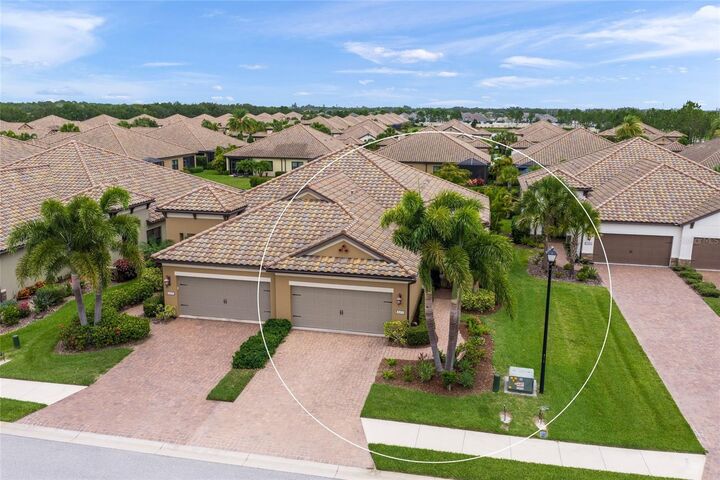 Property Photo: 6479 Positano Court FL 34243