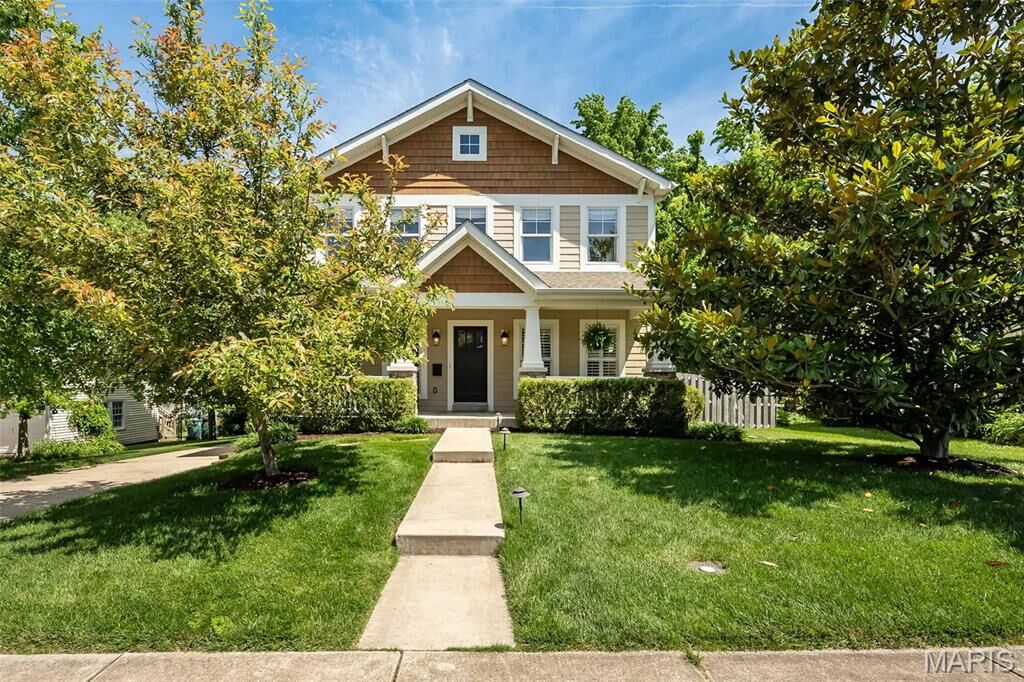 Property Photo: 233 W Jewel Avenue MO 63122