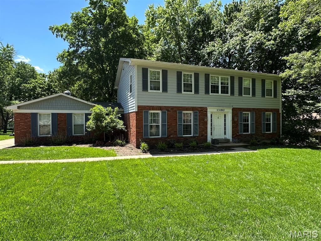 Property Photo: 13180 Huntercreek Ridge Road MO 63131