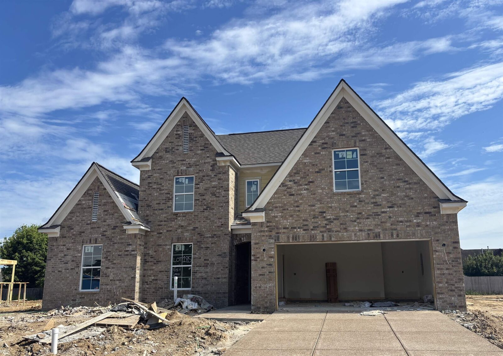 Property Photo:  125 Summer Rose Ln  TN 38068 