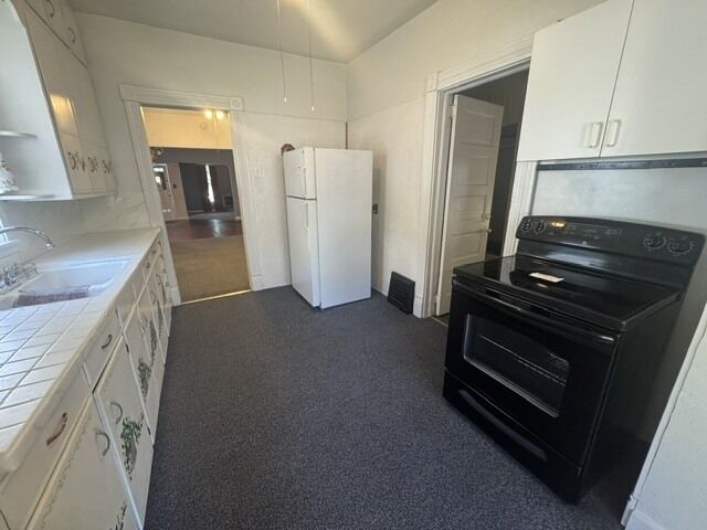 Property Photo:  700 9th Avenue  IA 52732 