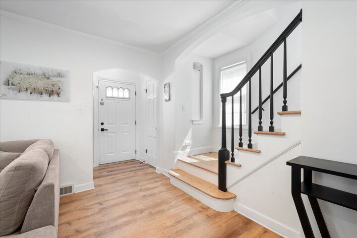 Property Photo:  3011 W Jarvis Avenue  IL 60645 