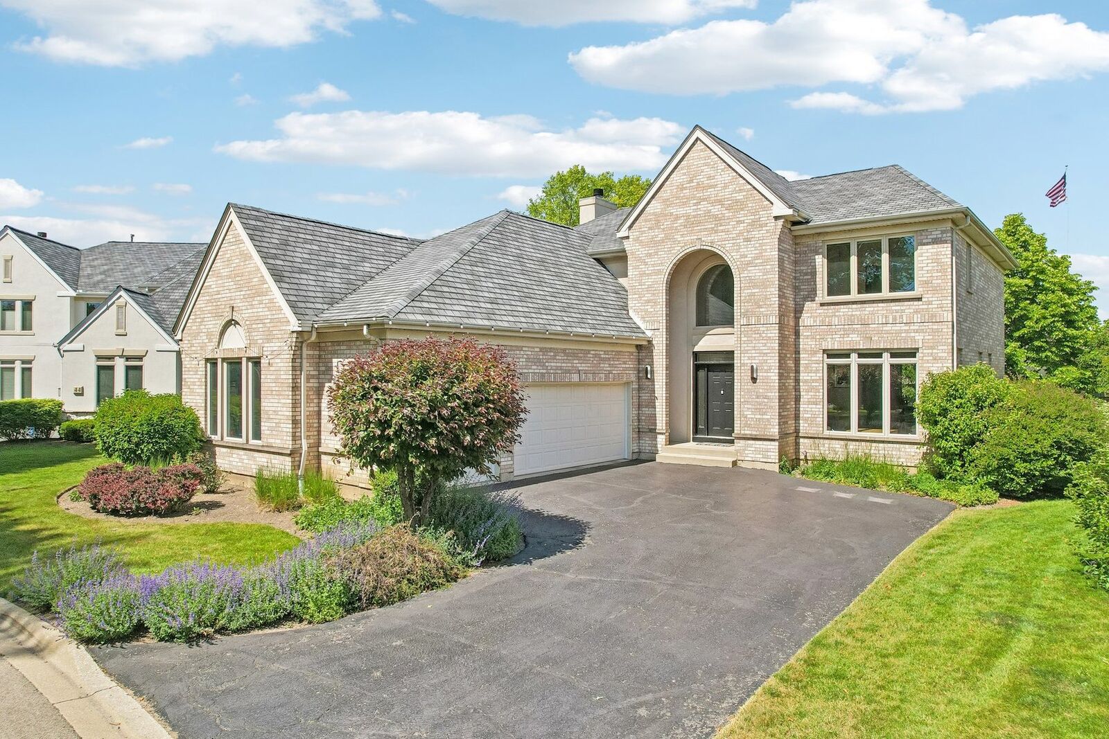 Property Photo: 42 Holabird Loop IL 60040