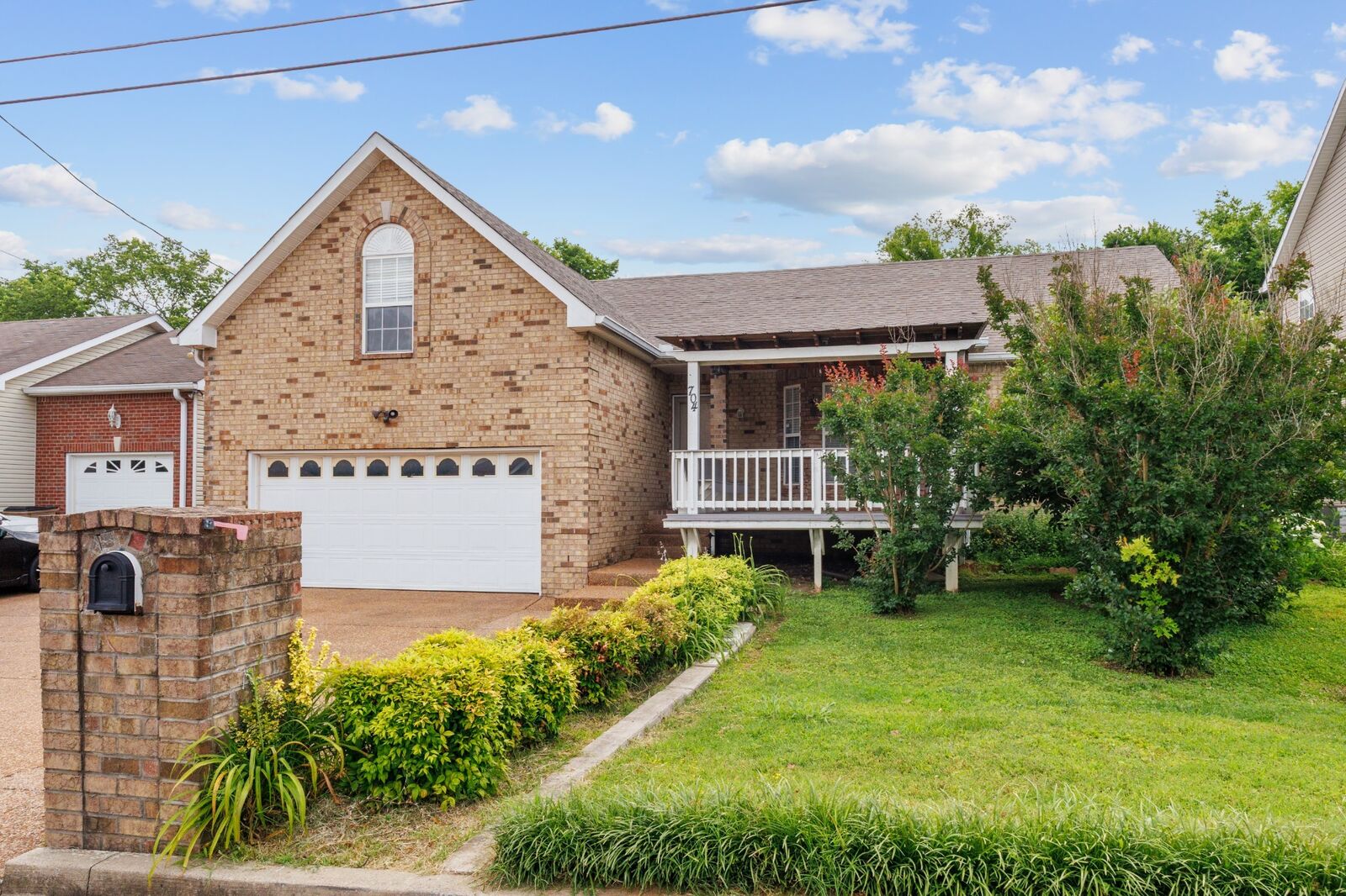 Property Photo:  704 Shandale Dr  TN 37115 