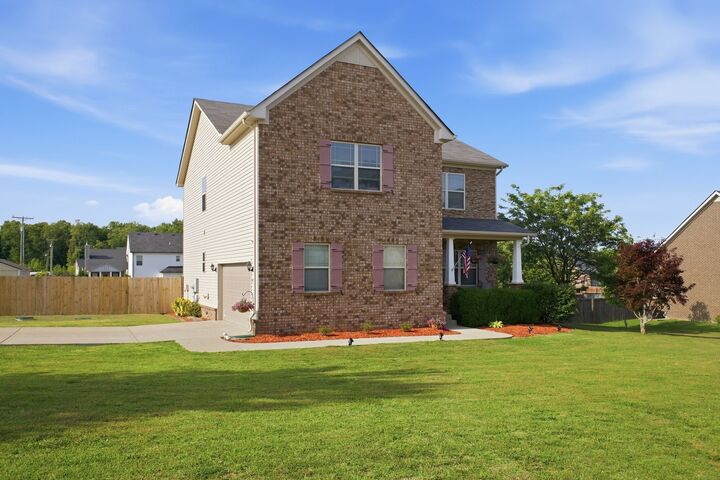 Property Photo:  1026 Pinnacle Hills Dr  TN 37128 