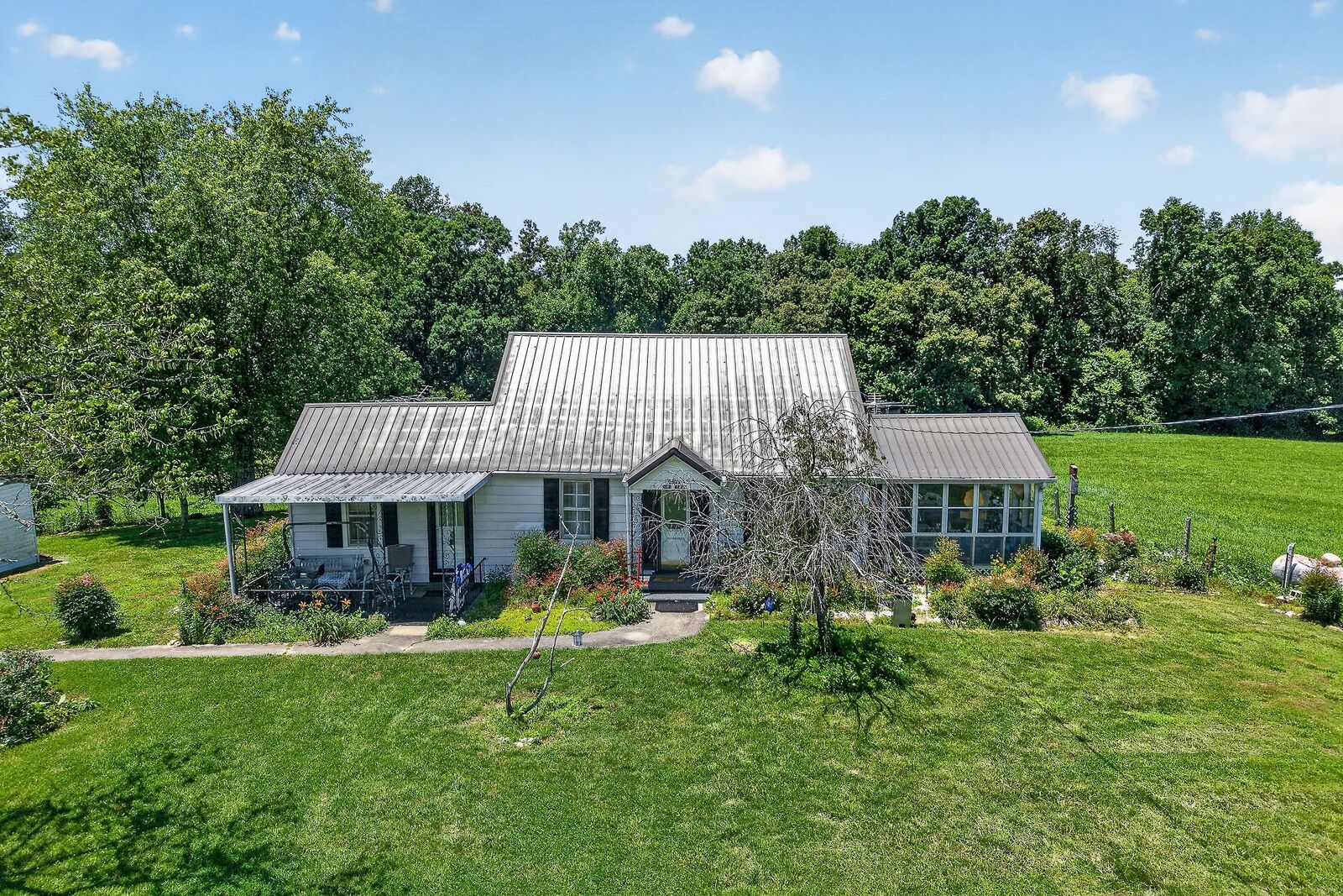 Property Photo:  2531 Old Well Rd  TN 37357 