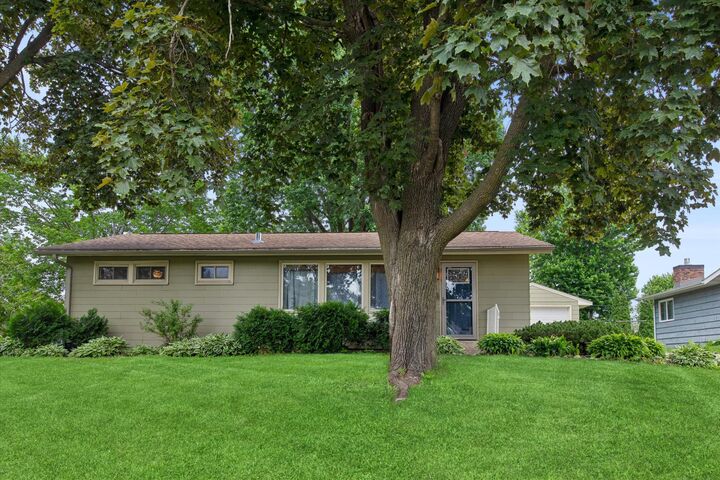 Property Photo: 833 9th Avenue SW MN 55021