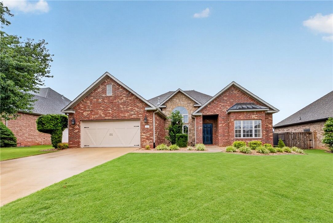 Property Photo: 3504 SW Baybridge Cove AR 72712