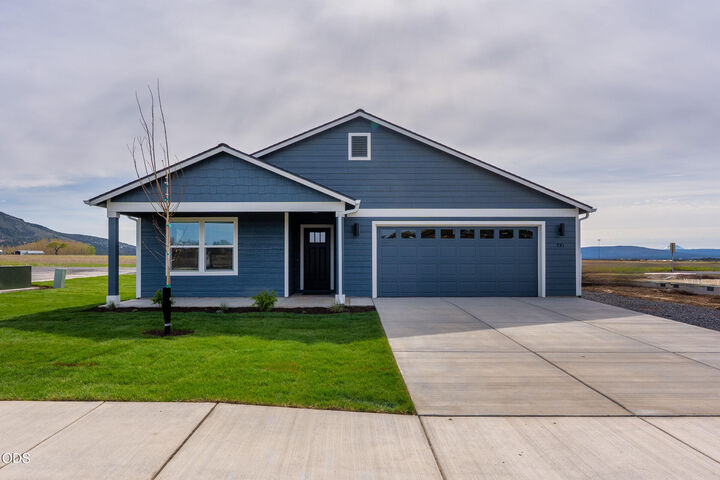 Property Photo: 222 SE Peppermint Loop 19 OR 97734