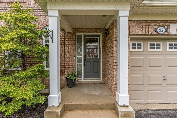 Property Photo:  92 Baggs Crescent  ON N1T 2E8 