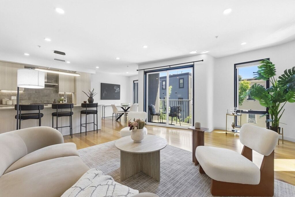 Property Photo:  187-191 Condor St 5  MA 02128 