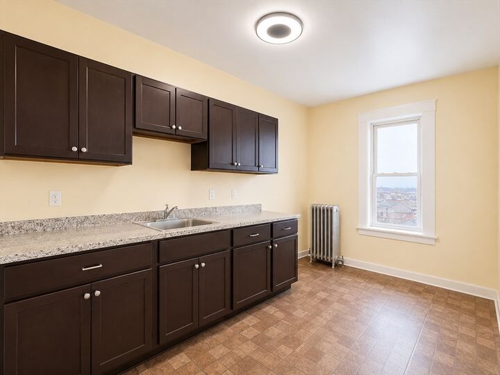 Property Photo:  212 Walnut Street 4L  MA 01040 