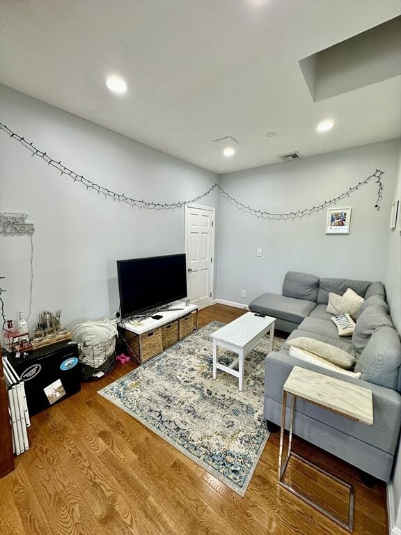 Property Photo:  460 E 7th St 3  MA 02127 