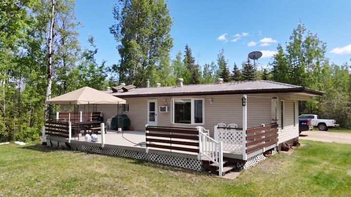 Property Photo:  17430 Highway 2  AB T0G 1E0 