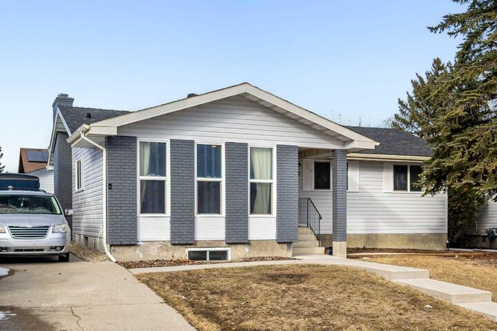208 Woodpark Place SW — photo 1