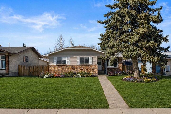 Property Photo:  14520 Parkside Drive SE  AB T2J 4J8 