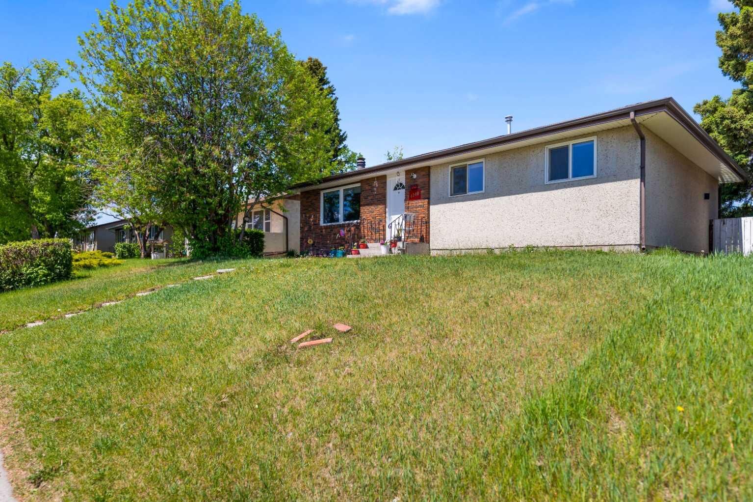 Property Photo: 4140 Maryvale Drive NE AB T2A 2T1