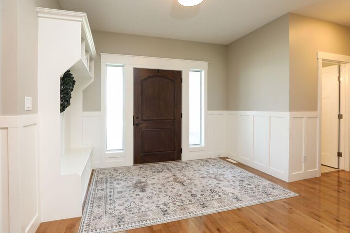 Property Photo:  372 E 1 Avenue N  AB T0K 1J0 