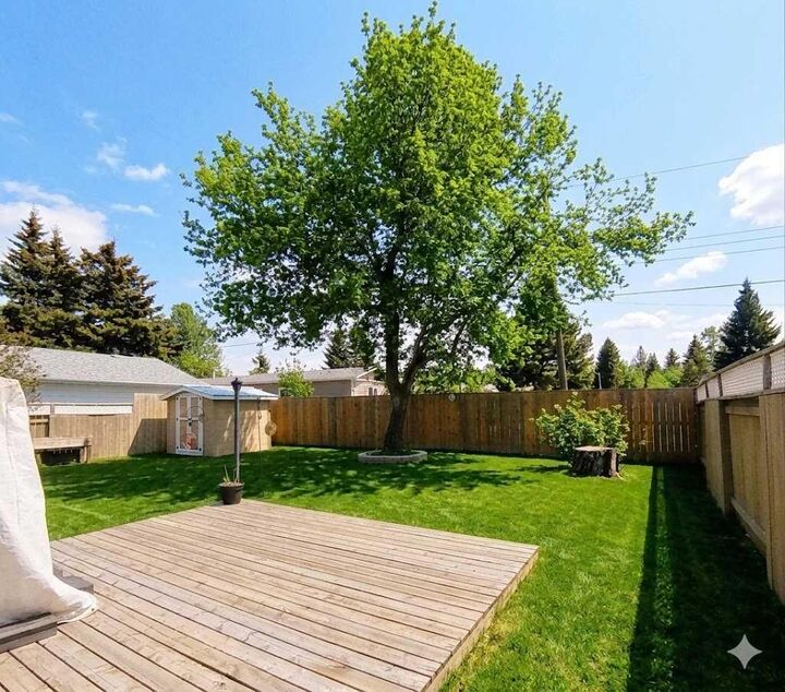 Property Photo: 5333 57 Avenue AB T4T 1M7