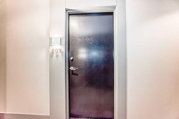 Property Photo:  550 Riverfront Avenue SE 809  AB T2G 1E5 