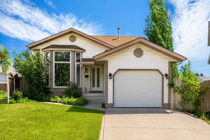 27 Erin Green Place SE — photo 1