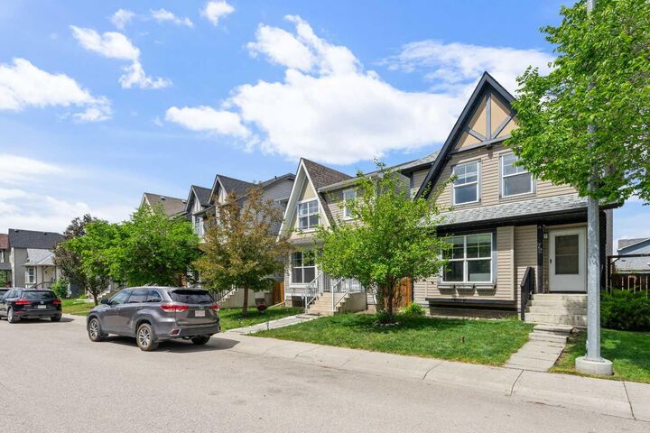 Property Photo:  72 New Brighton Common SE  AB T2Z 0T9 
