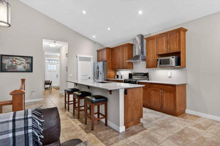 Property Photo:  34 Valley Pointe Link NW  AB T3B 6B6 