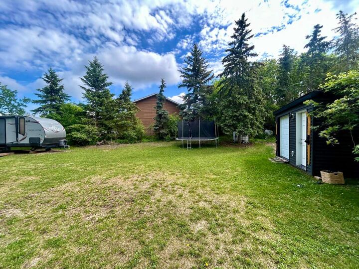 Property Photo: 59 Lake View Avenue AB T0C 2L0