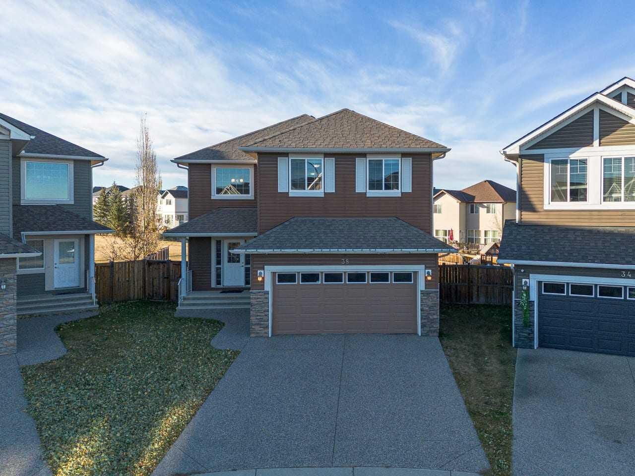 Property Photo: 38 Everhollow Green SW AB T2Y 0H4