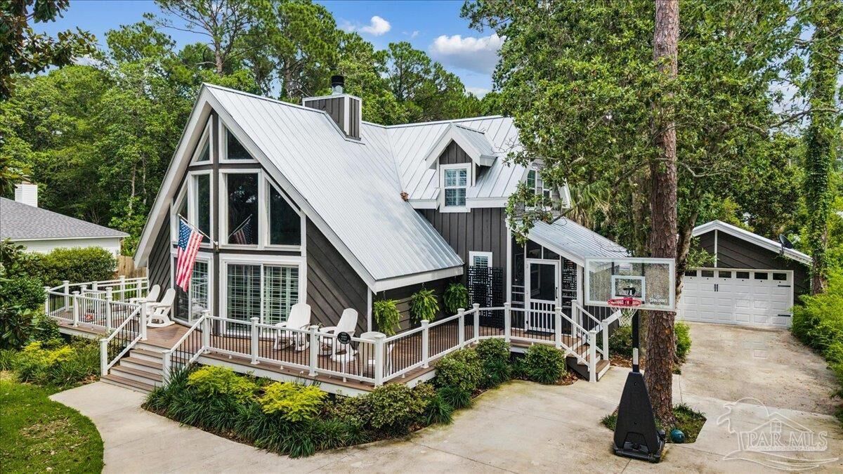 Property Photo:  2727 Sunrunner Ln  FL 32563 