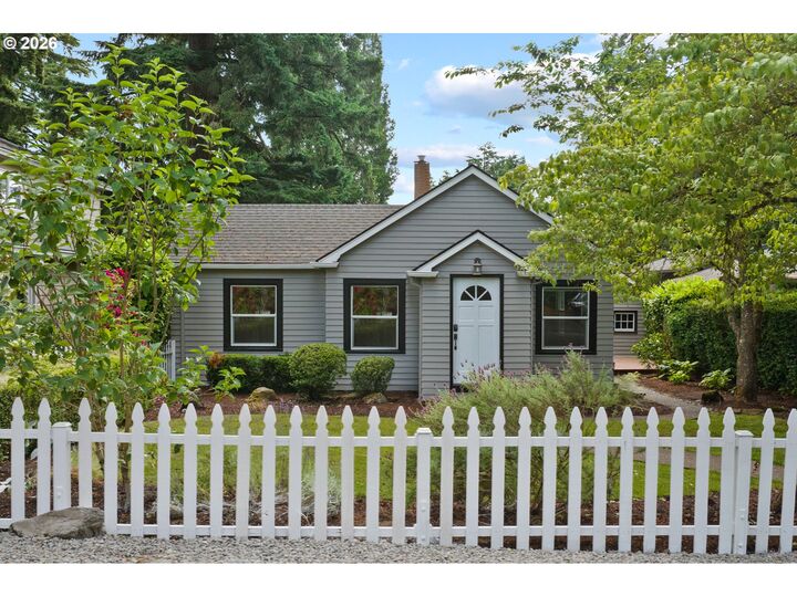 Property Photo: 655 8th St OR 97034