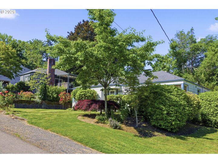 Property Photo: 9009 SW 36th Ave OR 97219