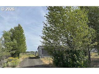 Property Photo: 58282 Maple Circle Rd OR 97641