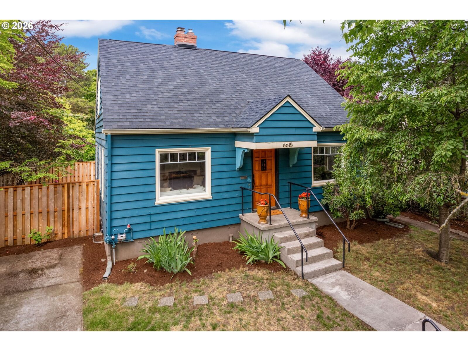 Property Photo: 6615 N Curtis Ave OR 97217