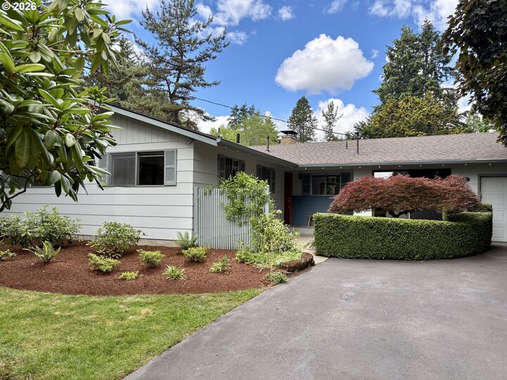 Property Photo:  145 S Ridge Dr  OR 97219 